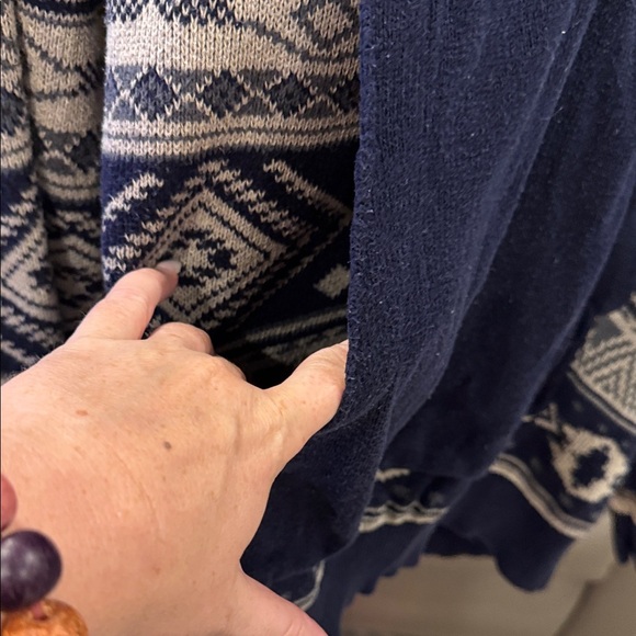 American Rag Navy and Cream Patterned Sweaters size large - Picture 3 of 7